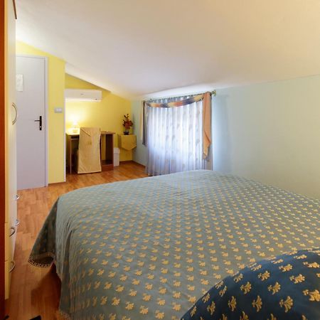 Holiday Home Nevenka Buje Oda fotoğraf