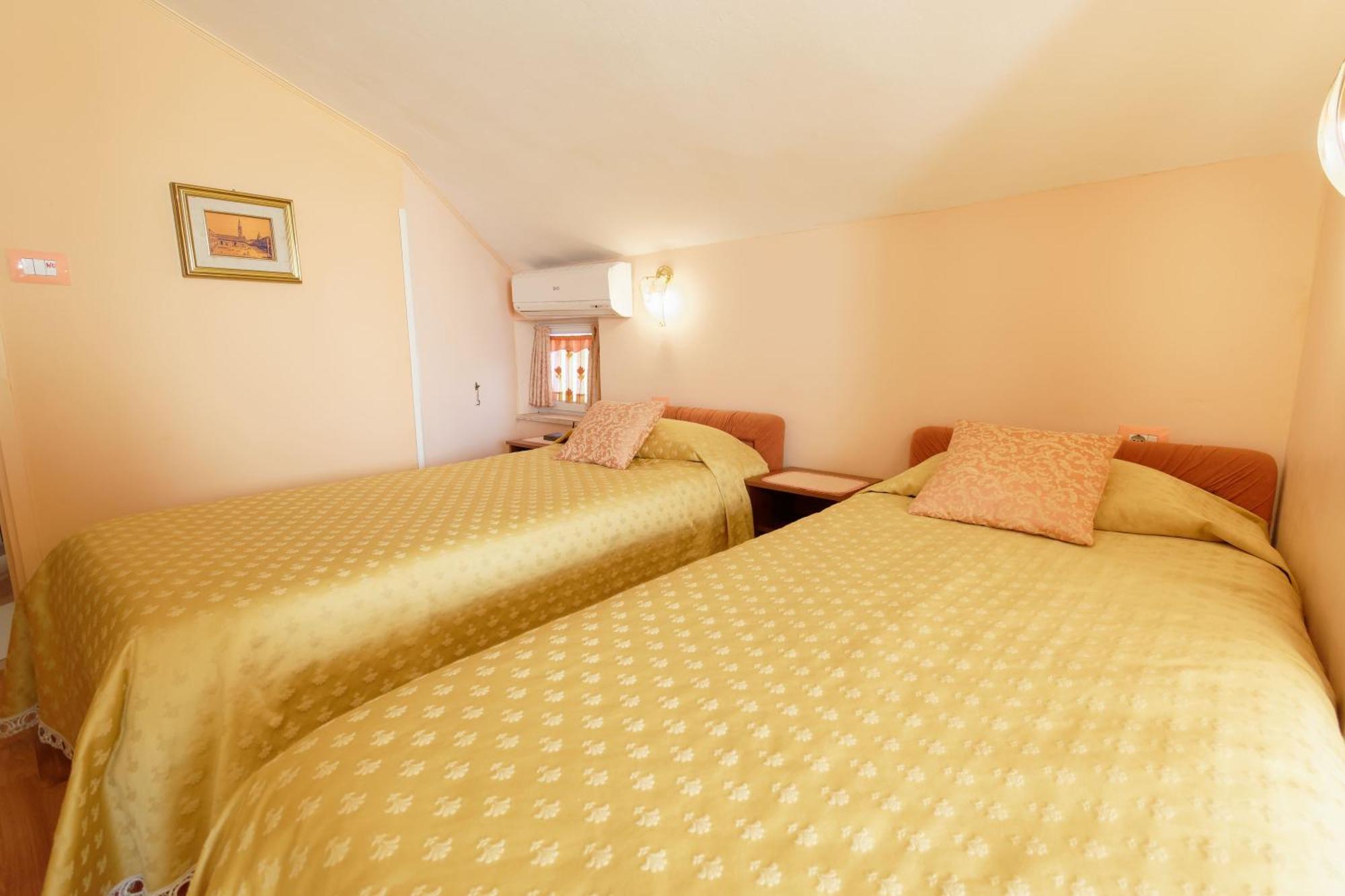 Holiday Home Nevenka Buje Oda fotoğraf